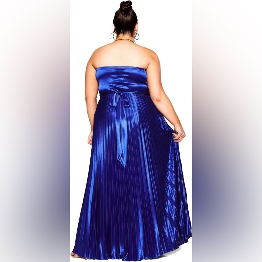 City Chic plus size ‘Helena’ maxi dress, size XXL (24W) - Picture 2 of 6